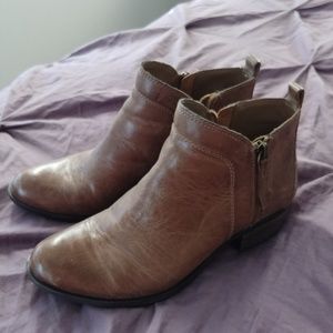 Vince Camuto boots Size 8.5